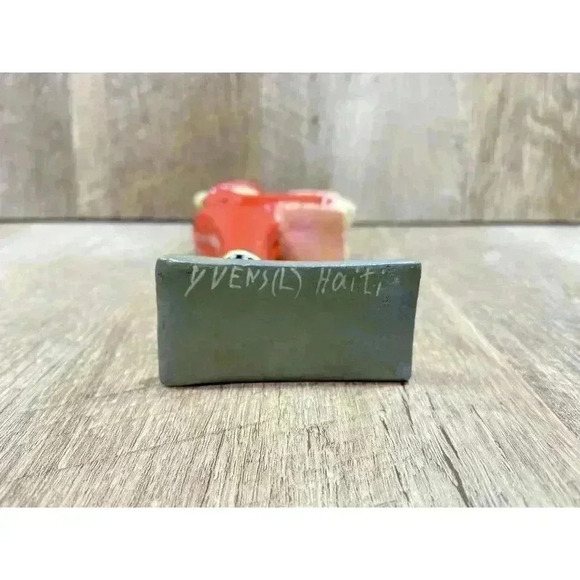 Handmade Wooden Santa Figure Present Carved Folk Art Yvens Leger Made In Haiti - Picture 7 of 8